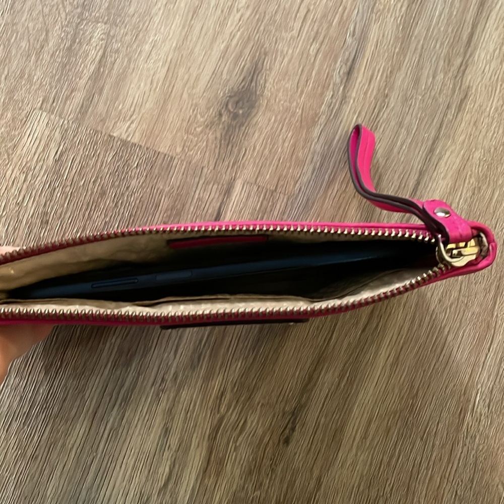 Kate spade hot pink pebbled leather wristlet - Picture 6 of 8